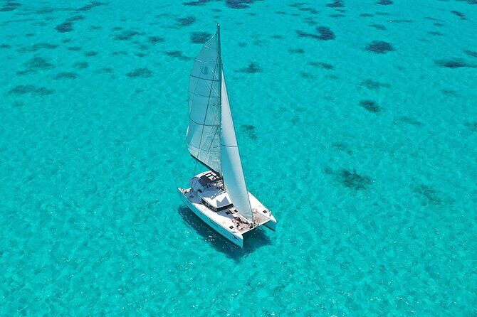 Isla Mujeres Catamaran Platinum Tour with Open Bar - The First Leg: Cruising to Isla Mujeres