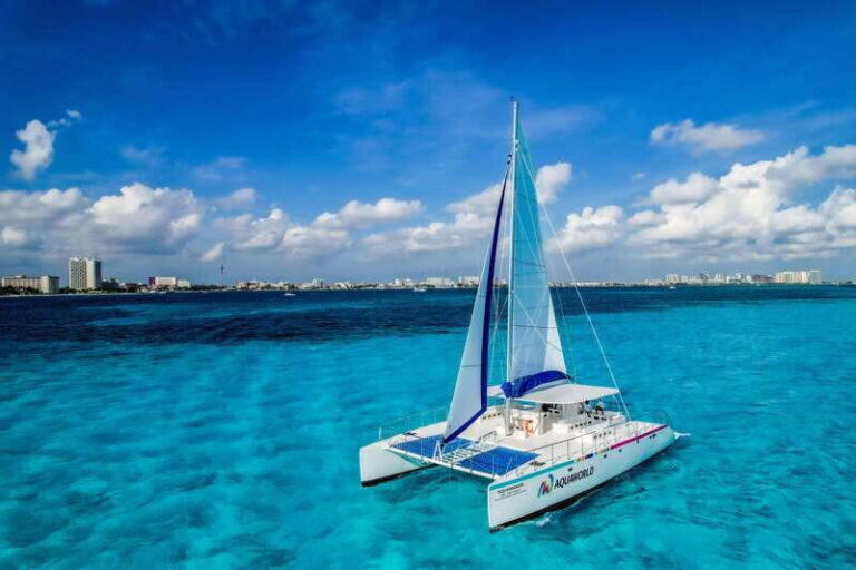 Isla Mujeres: Catamaran with Open Bar, Snorkeling and Lunch - Isla Mujeres Arrival and Beach Time