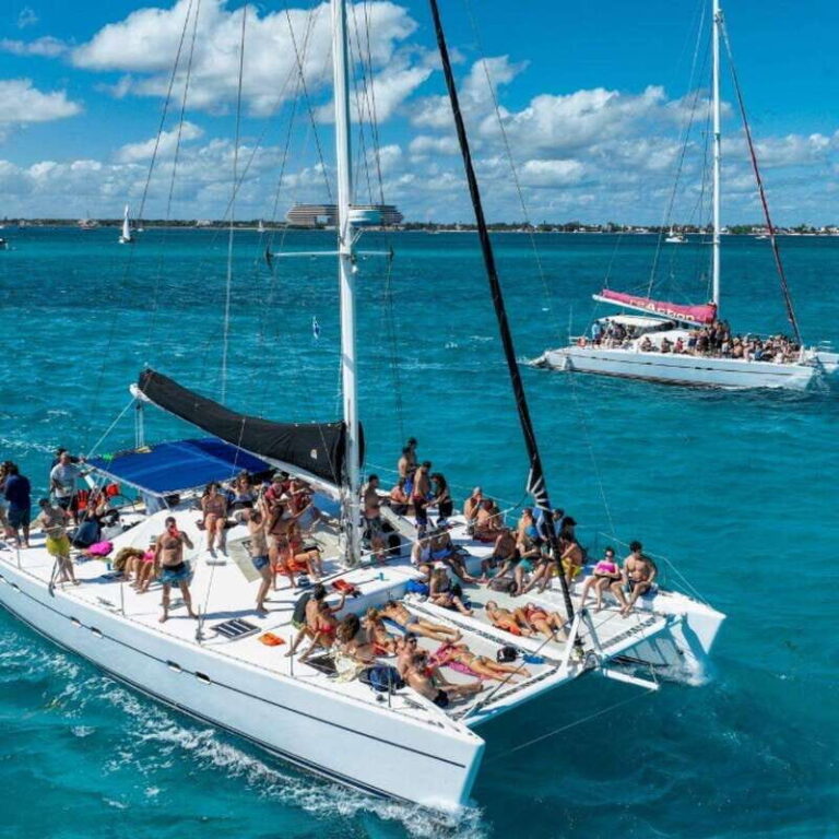 Isla Mujeres: Deluxe Catamaran Tour - What’s Included and What’s Not