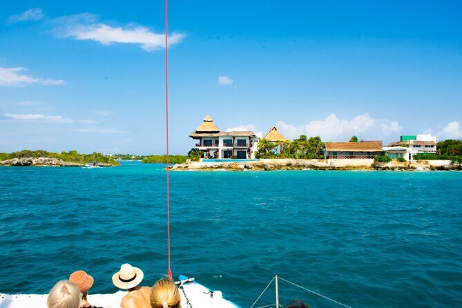 Isla Mujeres in Catamaran - Assessing the Value