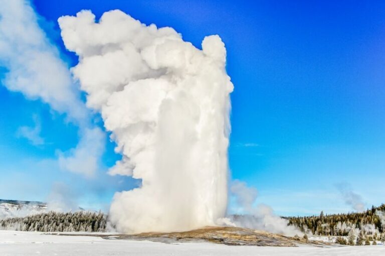 Jackson: 2-Day Yellowstone National Park Tour with Lunches - Transportation and Group Size