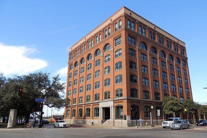 JFK Assassination Tour with JFK Museum and Oswald's Rooming House - The Sixth Floor Museum: A Self-Guided Exploration