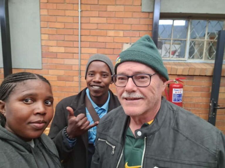 JOHANNESBURG AND SOWETO IN A DAY WITH LUNCH AND A TAXI RIDE - The Logistics: Transport, Timing, and Group Dynamics