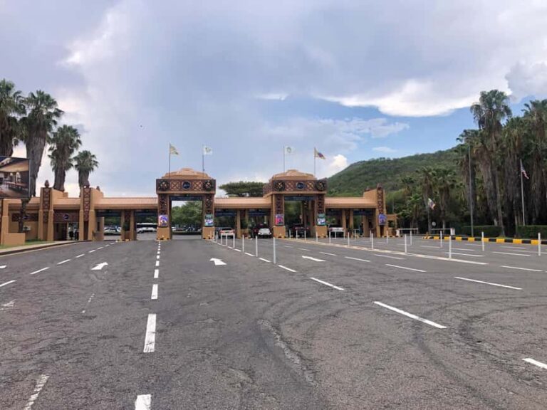 Johannesburg: Sun City & Pilanesberg National Park Day Trip - Who Should Consider This Tour?