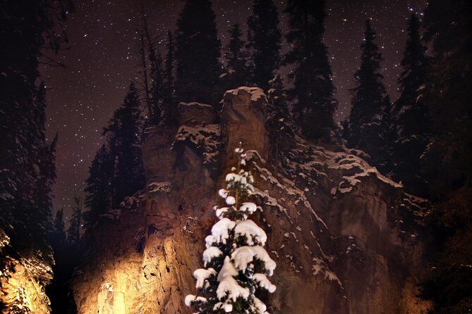 Johnston Canyon Evening Icewalk - Exploring Johnston Canyon at Night