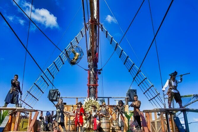 Jolly Roger Pirate Show and Dinner Cruise with Open Bar - Dining and Drinks