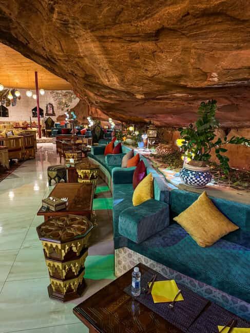 Jordan day trips - Transport, Comfort, and Group Dynamics