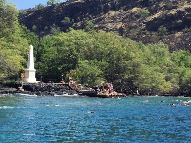 Kailua-Kona: Kealakekua Bay and Captain Cook Monument Tour - The Captain Cook Monument: A Window into History