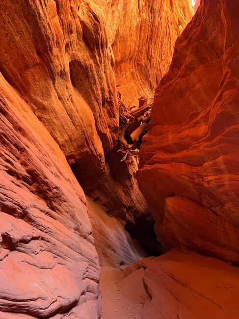 Kanab: Peekaboo Slot Canyon & Great Chamber Tour/Guided Hike - What’s Included and What’s Not