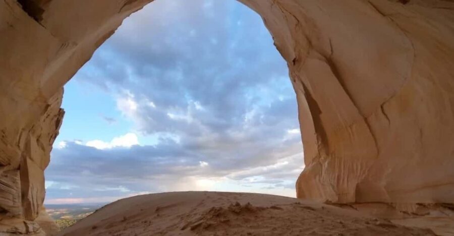 Kanab: The Great Chamber Guided Tour & Hike