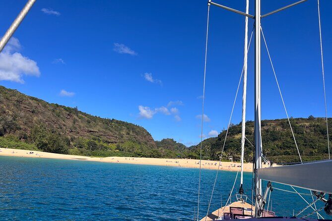 Kanoa Yacht Charter: 2-Hour Sail off Waikiki - The Yacht and Crew: Comfort and Confidence