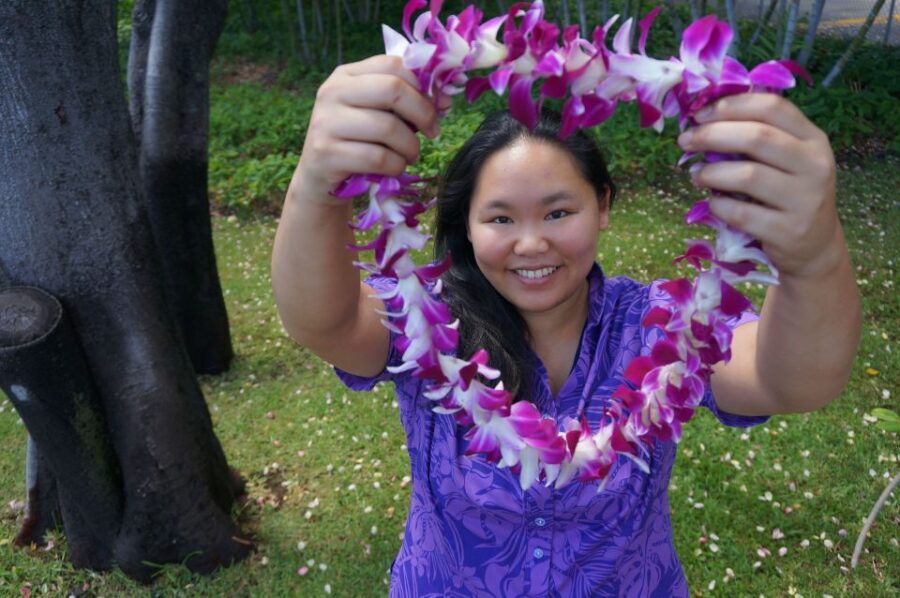 Kauai: Lihue Airport Honeymoon Lei Greeting - The Experience in Context