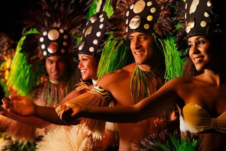 Kauai: Luau Kalamaku with Buffet Dinner & Show - The Food: A Taste of Local Favorites