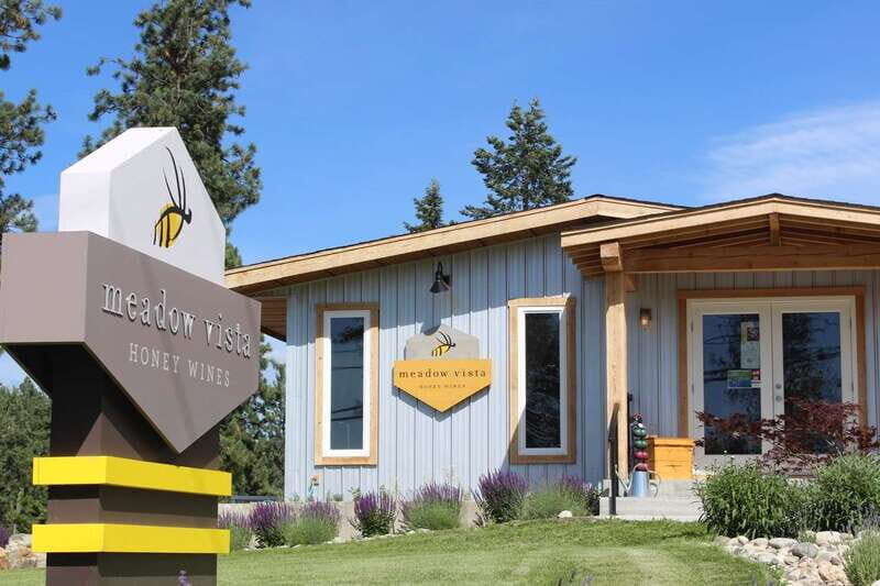 Kelowna: E-Bike Bee Tour w/ Tastings, Lunch, and Audioguide