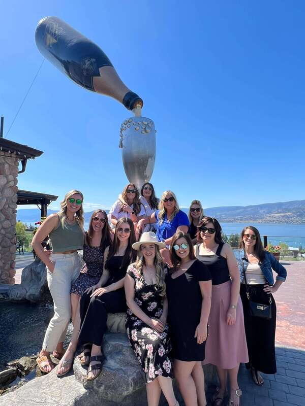 Kelowna: Mystery Full Day Guided Wine Tour