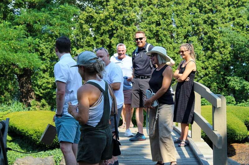 Kelowna: Walking Food Tour with 7 Tastings and 4 Drinks
