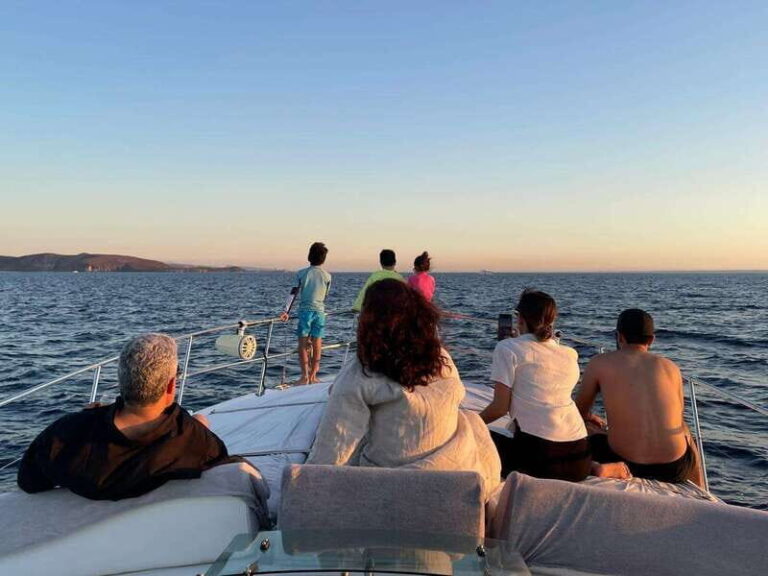 La Paz: Balandra Beach Luxury Yacht Charter Cruise - Who Is This Tour Best For?