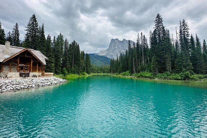 Lake Louise, Moraine Lake 1-Day Trip from Banff/Calgary - Transportation and Comfort