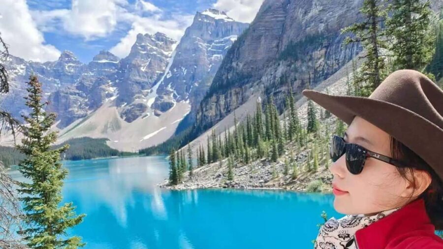 Lake Louise, Moraine Lake: English & Spanish Day Trip - Lake Louise: The Jewel of the Rockies