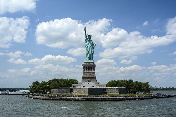 Landmark 60-minute NYC Cruise Near the Statue of Liberty - Practical Tips for Making the Most of This Cruise