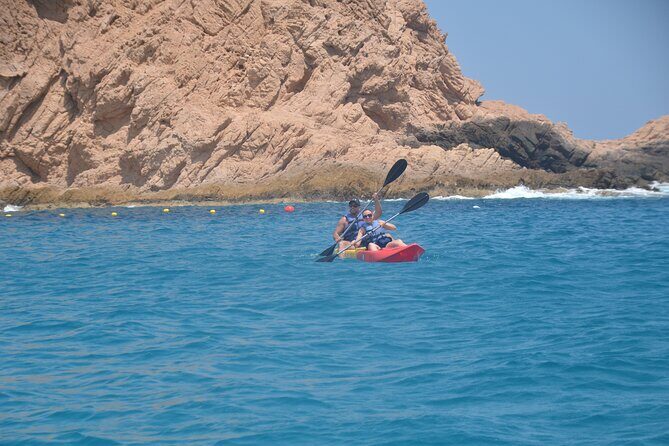 Land's End Snorkel and Kayak Experience! Round Transportation From Los Cabos - FAQs