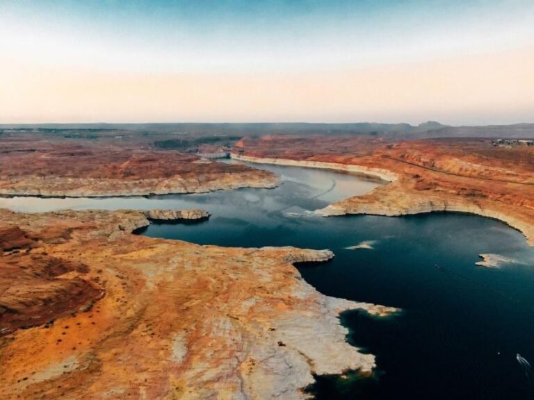 Las Vegas: Antelope Canyon Horseshoe Bend Tour & Lake Powell - The Experience and Guides: Who Makes It Special?