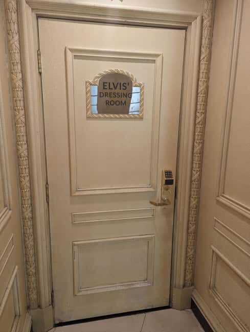 Las Vegas: Elvis Presley History Walking Tour of Landmarks - Practicalities and What to Expect