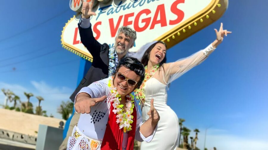Las Vegas: Elvis Wedding with Las Vegas Sign Photos Included