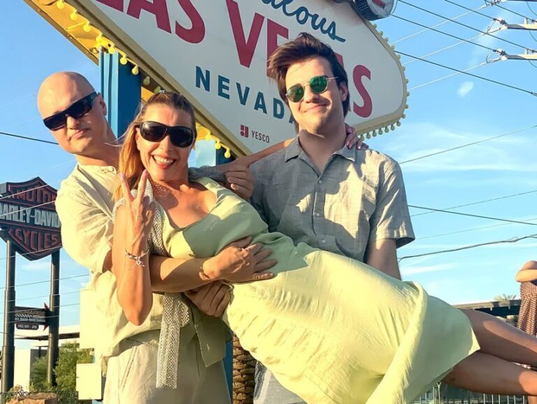 Las Vegas: Las Vegas Sign + 7 Magic Mountains + Photoshoot - What You Need to Know Before Booking