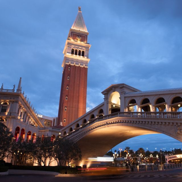 Las Vegas: Las Vegas Strip Night Tour with Spanish Guide - The Practical Details