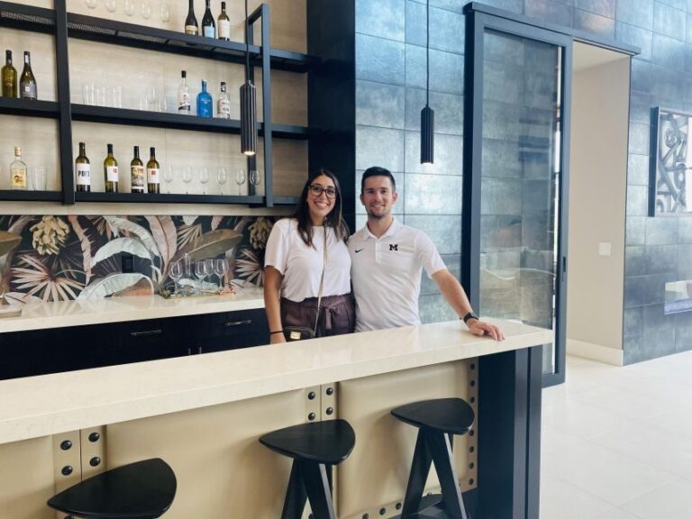 Las Vegas: Luxury Home Tour with Snacks and Drinks - Analyzing the Price and Value