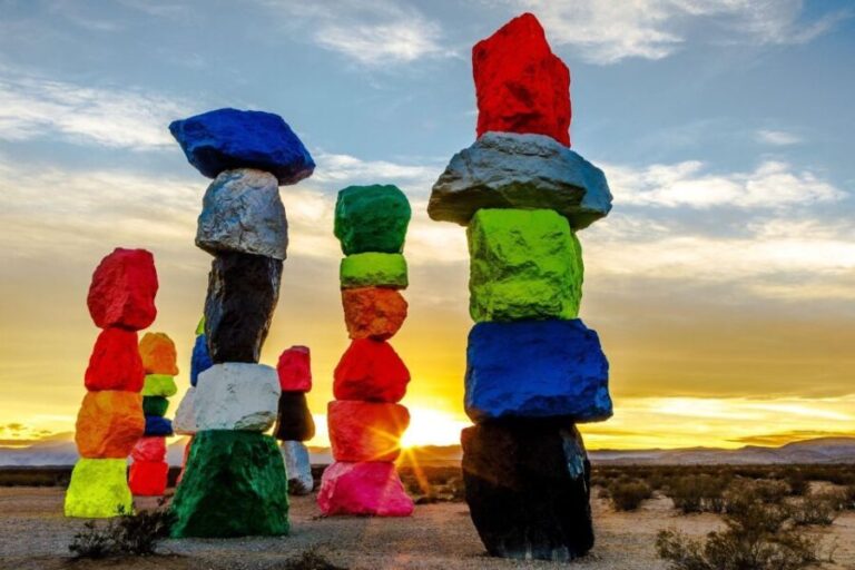 Las Vegas: Mojave Desert, 7 Magic Mountains, Vegas Sign Tour - The Itinerary in Detail