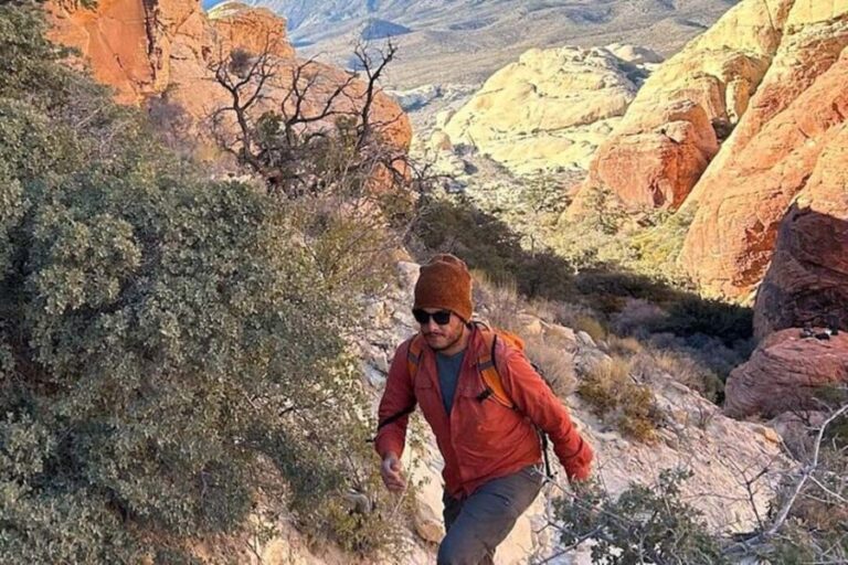 Las Vegas: Red Rock Canyon Guided Hike with Pickup - Visiting the Red Rock Canyon Visitor Center