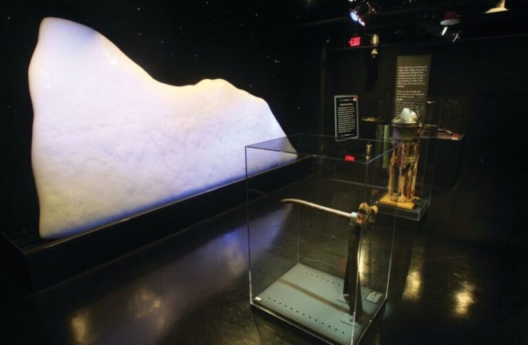Las Vegas: Titanic Artifact Exhibition at the Luxor Hotel - Discovering the Artifacts