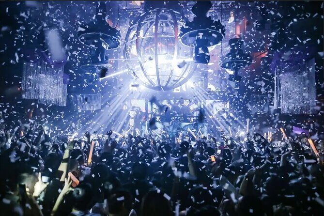 Las Vegas: VIP Club Crawl with Party Bus, Express Entry & Drinks - The Sum Up