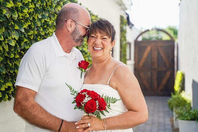 Las Vegas Wedding at The Little Vegas Chapel including Limousine Transportation - The Itinerary: What to Expect