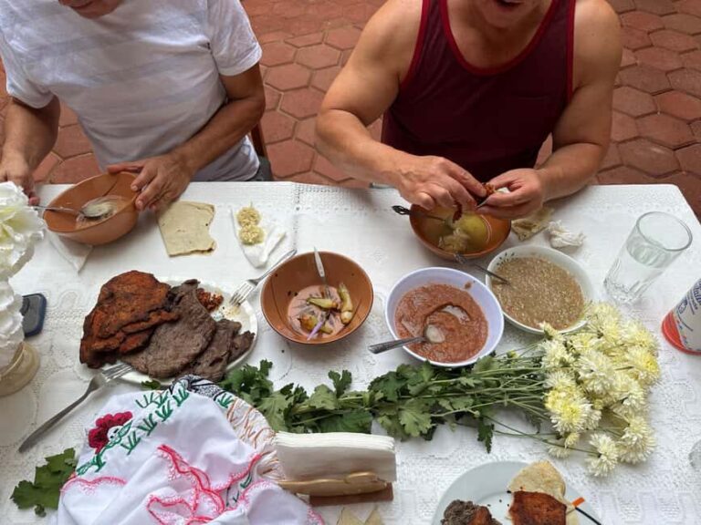 Let's eat at the Tlacolula Market on Sunday and drink Mezcal. - A Deep Dive into the Itinerary
