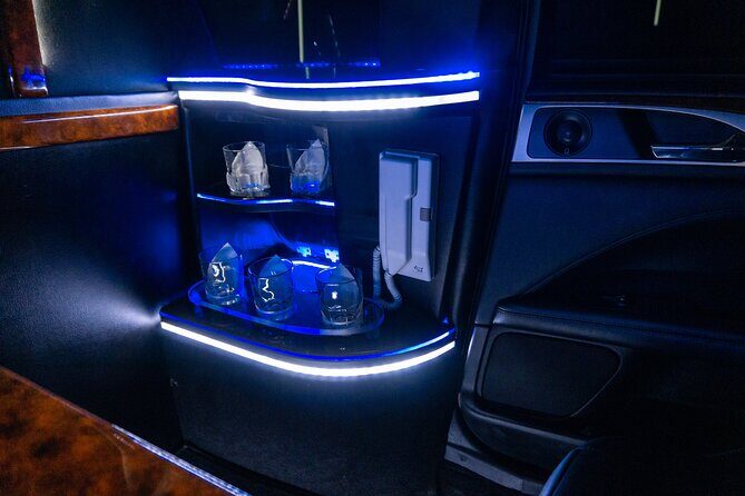 Lincoln Stretch limo from Cancun Hotel Zone to Cancun Airport - The Sum Up