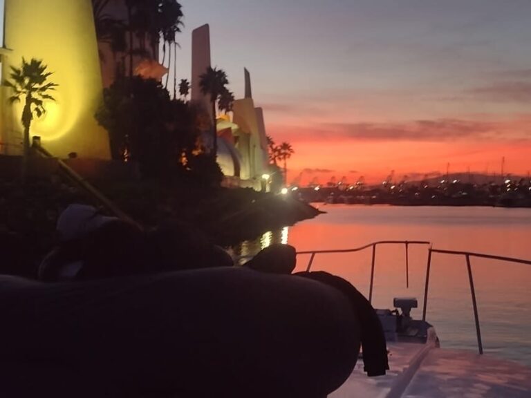 Long Beach: 3hr Private Yacht Trip (1 ticket covers 1-6 ppl) - Who Will Love This Experience?