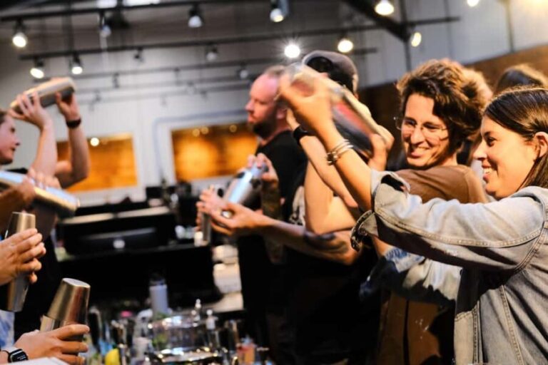 Los Angeles: Cocktail-Making Class with Mixologist - Who Should Consider This Tour?