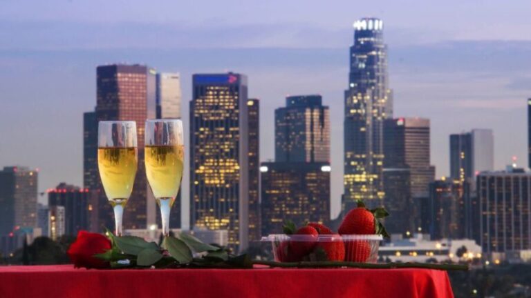 Los Angeles: Downtown Landing Helicopter Tour - Authentic Traveller Experiences