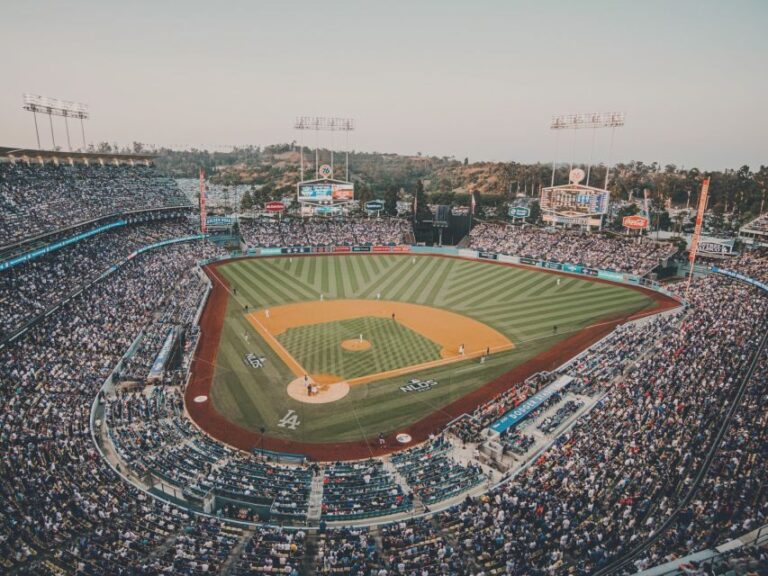 Los Angeles: LA Dodgers MLB Game Ticket at Dodger Stadium - The Experience of Watching a Dodgers Game at Dodger Stadium