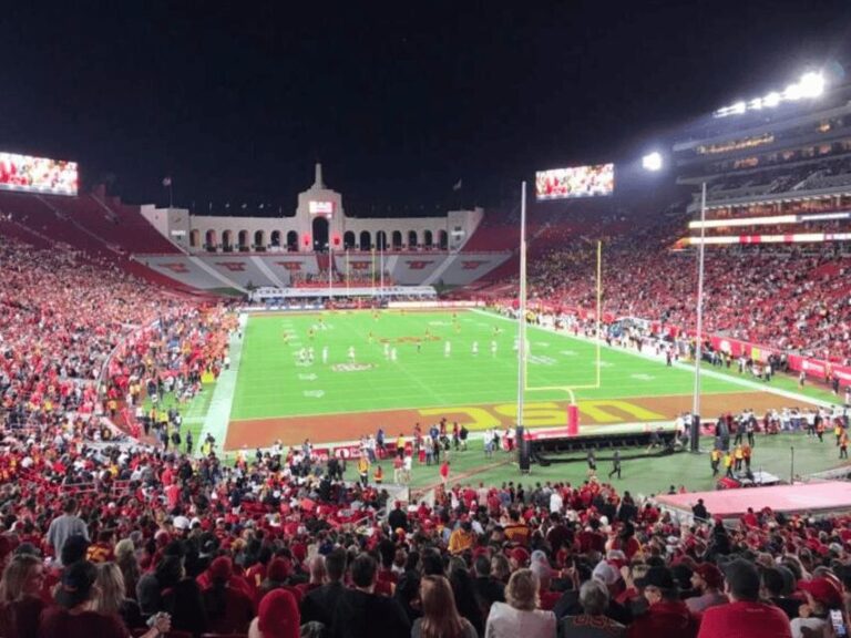 Los Angeles: USC Trojans College Football Game Ticket - What to Expect
