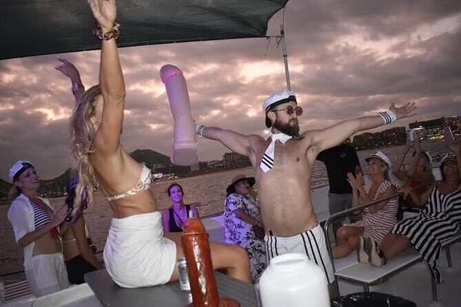 Los Cabos Catamaran: Iconic Sunset Cruise with Drinks & DJ - Who Is This Tour Best For?