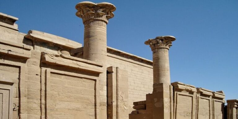 Luxor: Habu, Deir El Medina, Shared tour, Guide, and Lunch - Authentic Egyptian Lunch