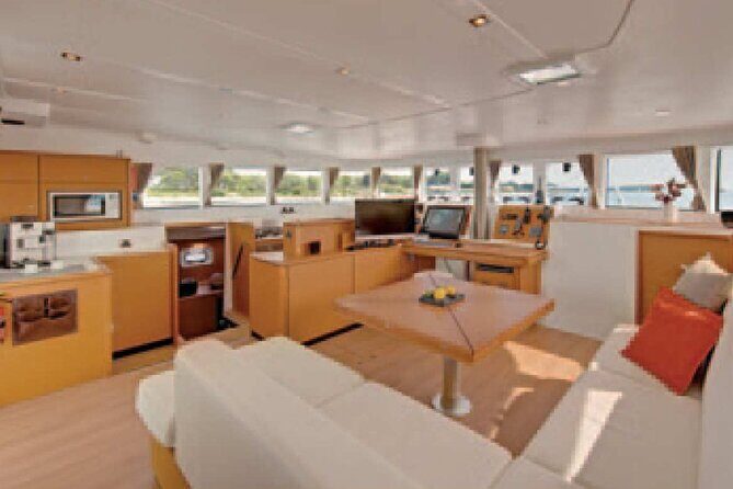 Luxury Hawaiian Sea Turtle, Dolphin Sail and Kona Snorkel - Why Travelers Love This Tour