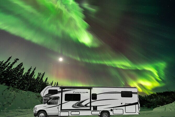 Luxury RV Small Group Aurora Chasing Tour with Photography - The Comfort and Amenities
