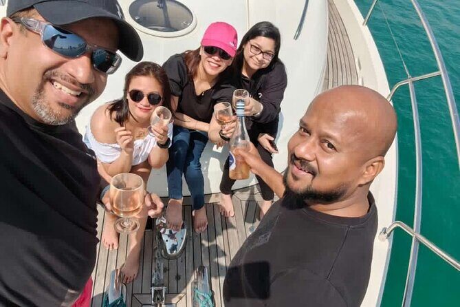 Luxury Yacht Cruise and Dine in Dubai - Practical Tips for Booking & Enjoying the Tour