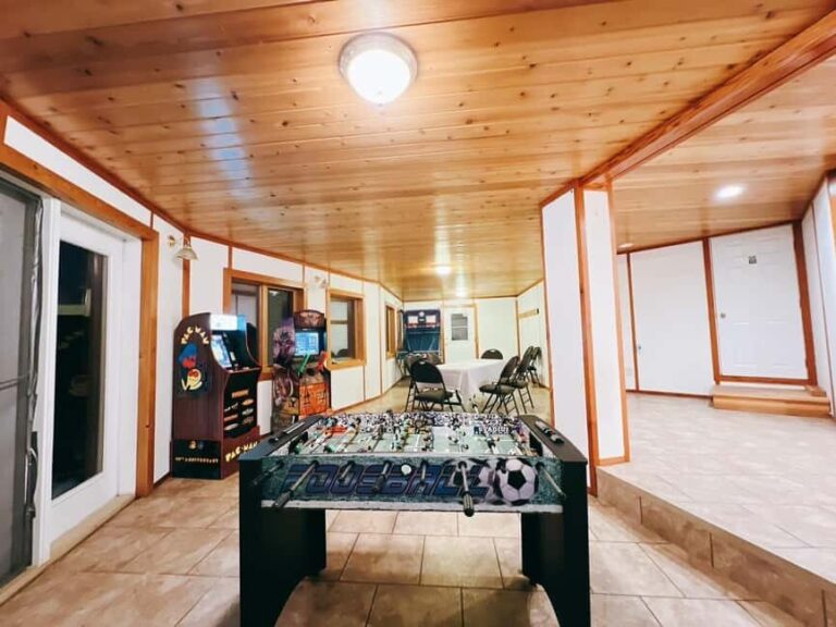 Madeline Lake: Aurora Lodge and Aurora Chasing Tour - Who this tour is best for