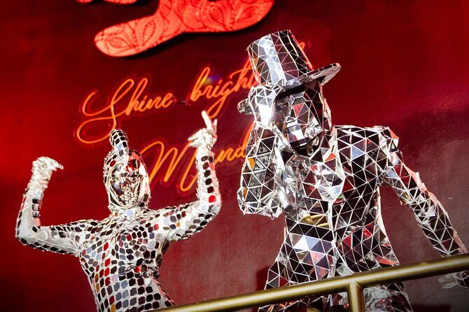 Madness tour bar crawl Playa del carmen open bar - What to Expect at Each Venue